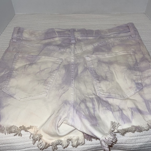 Gap shorts, womens 8 - Picture 3 of 4